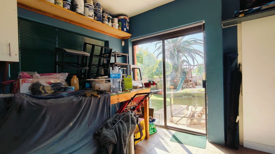 7 Bedroom Property for Sale in Bayview Western Cape